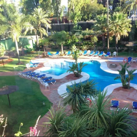 Appartamento Puerto Banus With Private Garden Marbella Esterno foto