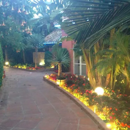 Appartamento Puerto Banus With Private Garden Marbella Esterno foto