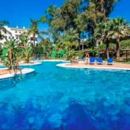 Appartamento Puerto Banus With Private Garden Marbella Esterno foto