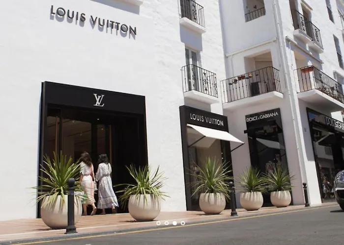 Puerto Banus With Private Garden